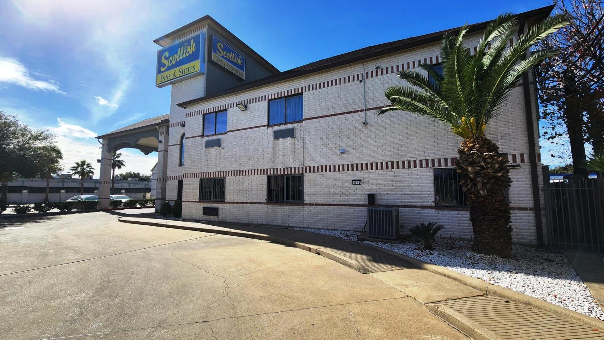 Scottish Inn & Suites Sam Houston Parkway Exterior foto